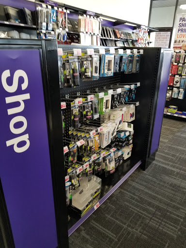 Print Shop «FedEx Office Print & Ship Center», reviews and photos, 205 W Rand Rd, Arlington Heights, IL 60004, USA