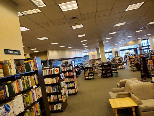 Book Store «Barnes & Noble», reviews and photos, 112 Eisenhower Pkwy, Livingston, NJ 07039, USA