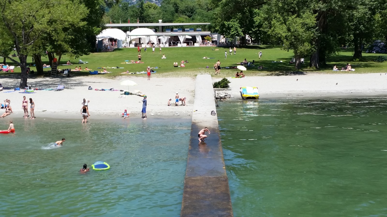 Foto de Lido di Ascona e o assentamento