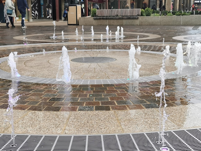 Comments and reviews of Upper Precinct Fountains