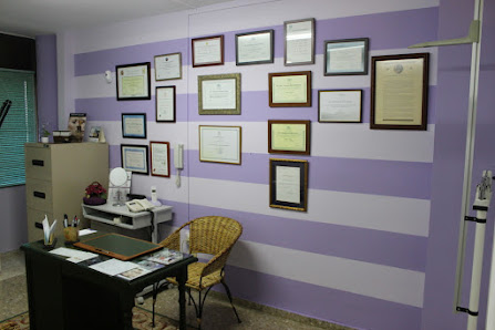 Centro de Medicina Estética Dra. Consuelo Seris-Granier C. Muñoz Torrero, 1, 11100 San Fernando, Cádiz, España