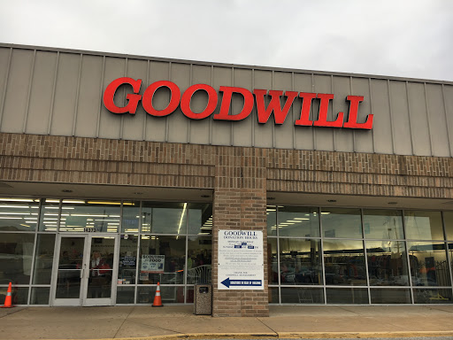 Thrift Store «Goodwill Retail Store of Manchester», reviews and photos, 14373 Manchester Rd, Ballwin, MO 63011, USA