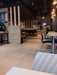 Photo n°12 de KFC Bordeaux Meriadeck à Bordeaux ()