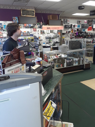 Used Musical Instrument Store «Record Head», reviews and photos, 7045 W Greenfield Ave, West Allis, WI 53214, USA