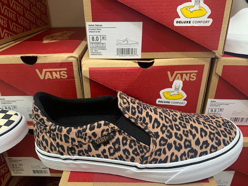 Shoe Store «Rack Room Shoes», reviews and photos, 1985 E Main St #1, Spartanburg, SC 29307, USA