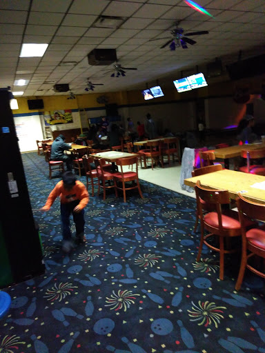 Bowling Alley «NEW Lido Lanes Toledo - Bowling Alley», reviews and photos, 865 South Ave, Toledo, OH 43609, USA