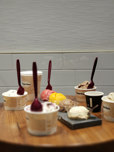 Ice Cream Shop «Häagen-Dazs® Ice Cream Shop», reviews and photos, 22 E Ridgewood Ave, Ridgewood, NJ 07450, USA