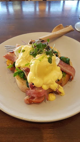 Comments and reviews of The Coffee Club Manukau Supa Centa