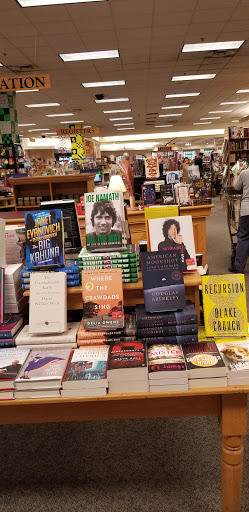 Book Store «Schuler Books & Music», reviews and photos, 1982 W Grand River Ave, Okemos, MI 48864, USA