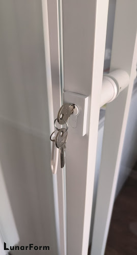 LunarForm - szkło diament architektury, balustrady szklane, lustra, podłogi , ścianki szklane, szklarz, projekty budowlane - Toruń