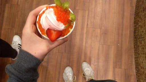 Frozen Yogurt Shop «Peachwave Frozen Yogurt & Gelato», reviews and photos, 6 W 8th St, Holland, MI 49423, USA