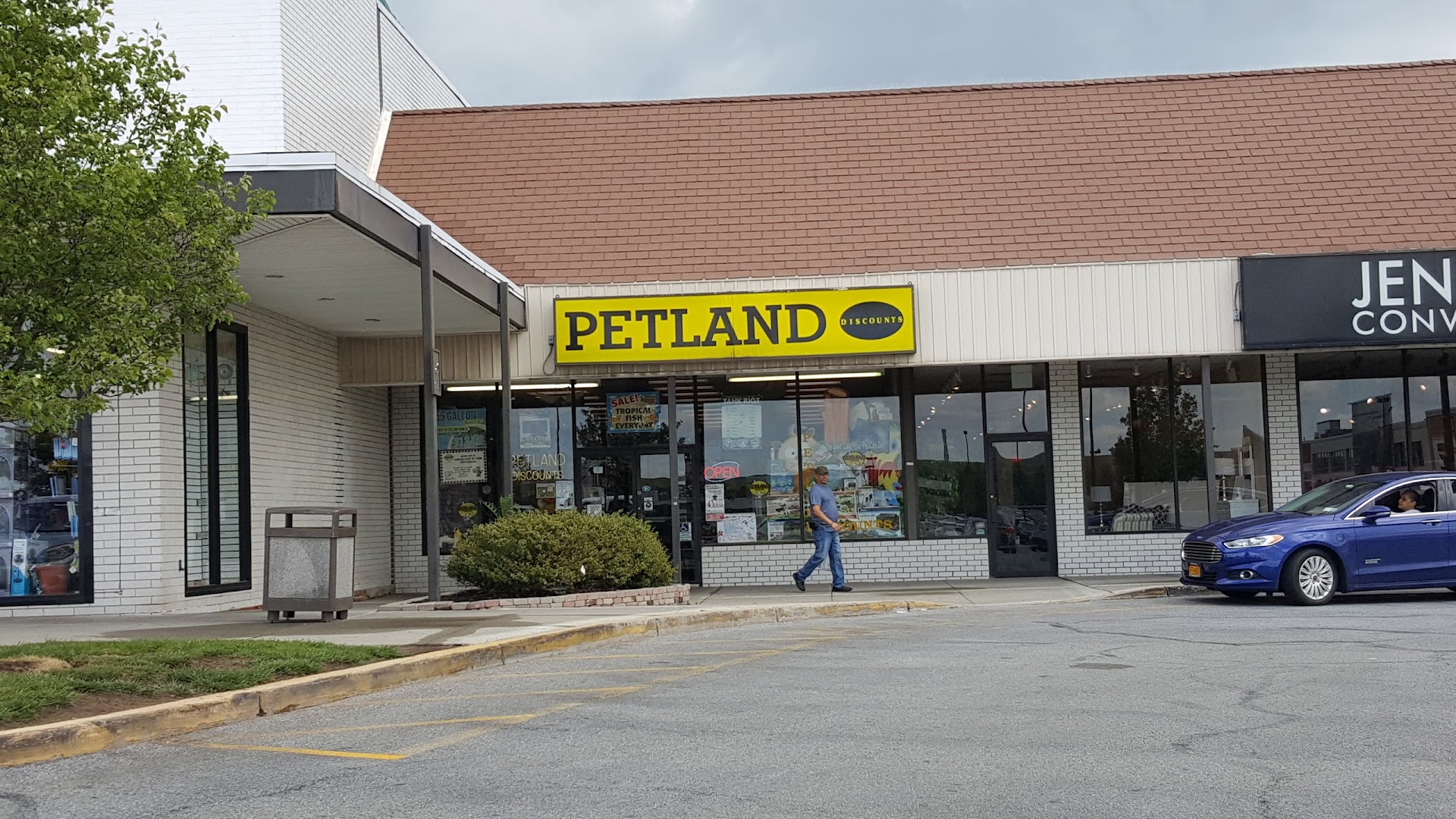 Petland Discounts - Richmond