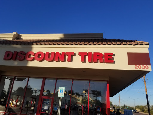Tire Shop «Discount Tire Store - Mesa, AZ», reviews and photos, 2030 S Country Club Dr, Mesa, AZ 85210, USA