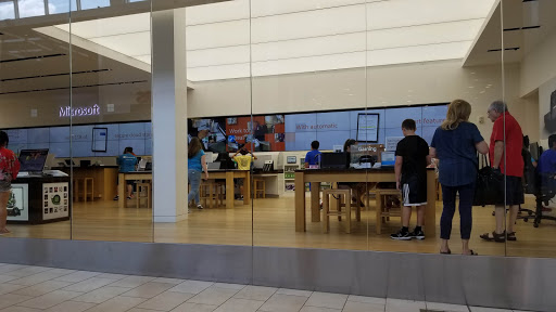 Computer Store «Microsoft Store», reviews and photos, 1 Garden State Plaza Blvd #2303, Paramus, NJ 07652, USA