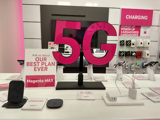 Cell Phone Store «T-Mobile», reviews and photos, 6600 Topanga Canyon Blvd #97D, Canoga Park, CA 91303, USA