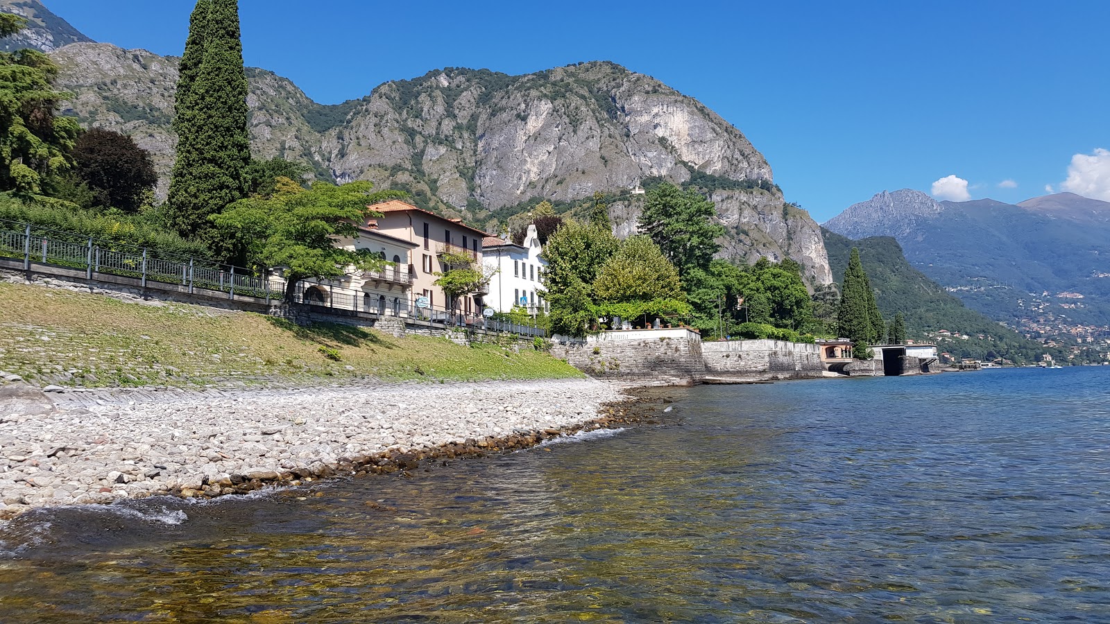 Fotografie cu Spiaggia CO146 cu o suprafață de teren stâncos