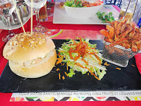 Hamburger du Restaurant créole La Rhumerie du pirate à Saint-François - n°4