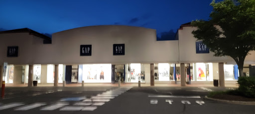 Clothing Store «Gap», reviews and photos, 375 US-202 Ste 24, Bridgewater, NJ 08807, USA