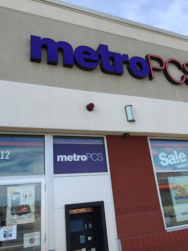 Cell Phone Store «MetroPCS Corporate Store», reviews and photos, 537 Lincoln St #12, Worcester, MA 01605, USA