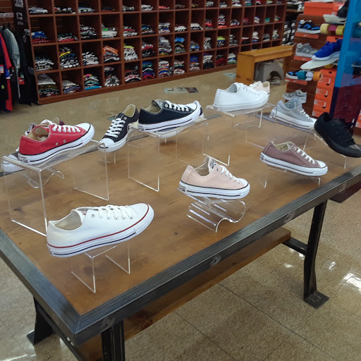 Shoe Store «Shoe City - Lawndale», reviews and photos, 16809 Hawthorne Blvd # 3706422, Lawndale, CA 90260, USA