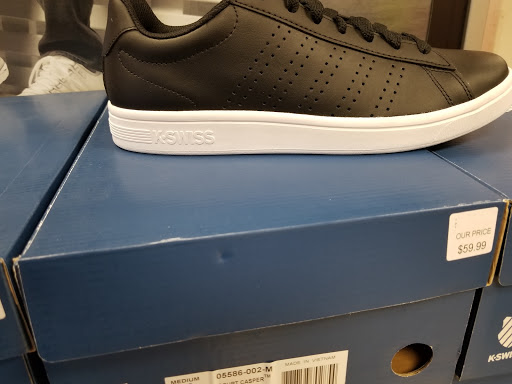 Shoe Store «Shoe Carnival», reviews and photos, 4835 W 77th St, Burbank, IL 60459, USA