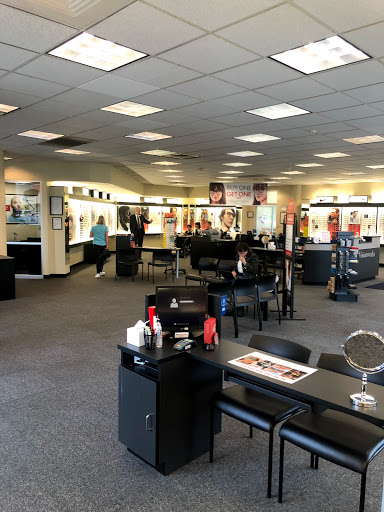 Eye Care Center «Visionworks - Gresham Town Fair», reviews and photos, 970 NW Eastman Pkwy, Gresham, OR 97030, USA
