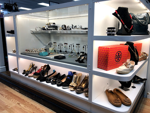 Consignment Shop «SecondHand Savvys», reviews and photos, 210 S Kings Ave, Brandon, FL 33511, USA