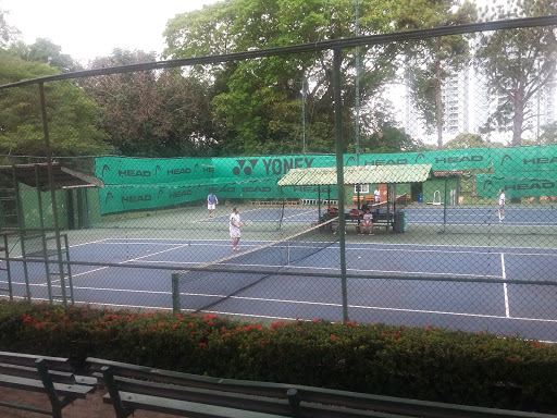 Cancha de Tenis del Parque Omar