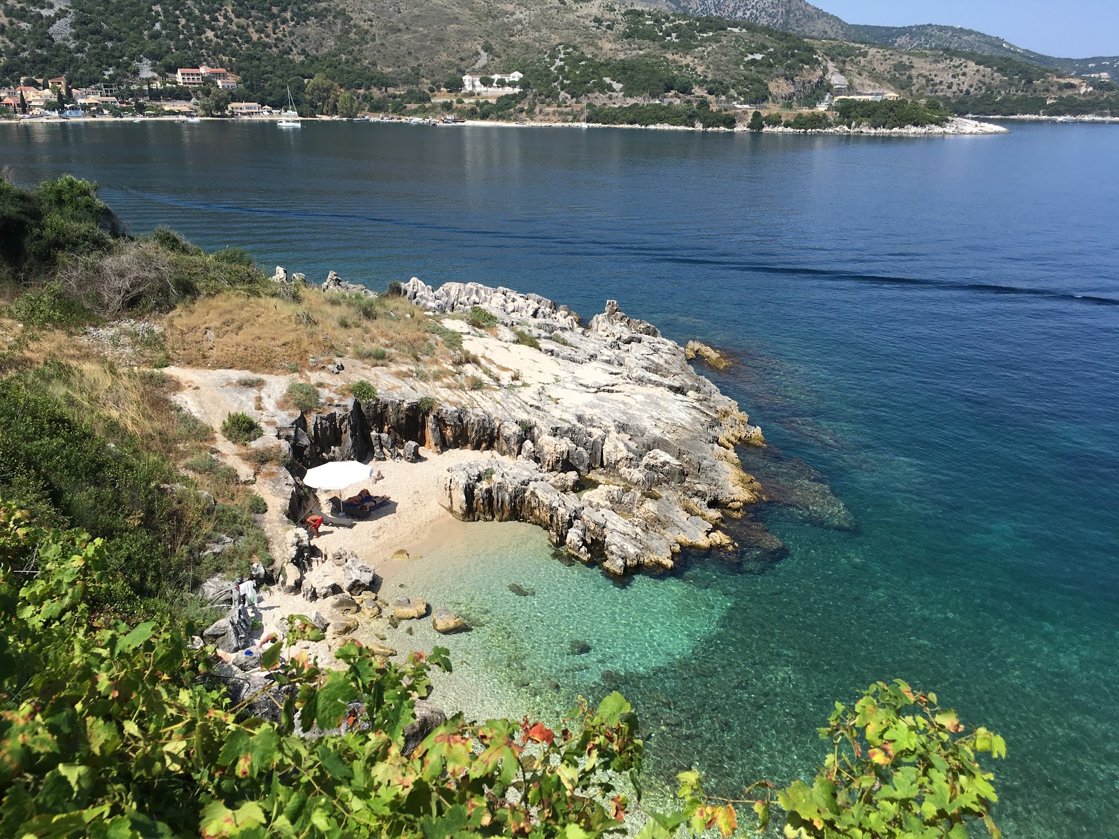 Foto von Engagement Bay mit kleine, beiger kiesel Oberfläche