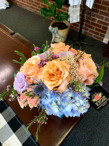 Florist «Downtown Flowers And Gift Shop», reviews and photos, 130 E Charlemont Ave, Kingsport, TN 37660, USA
