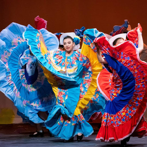 Faisan Folklorico dance company and academy