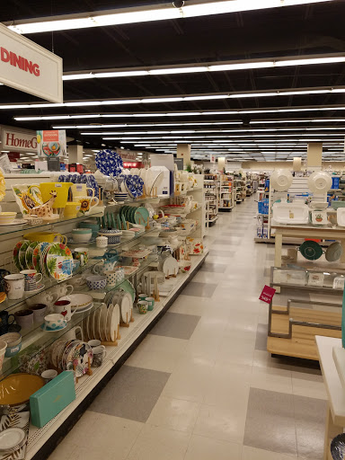 Department Store «T.J. Maxx & HomeGoods», reviews and photos, 7 Neponset St, Worcester, MA 01606, USA