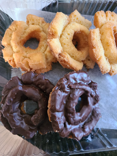 Donut Shop «Donut Plus», reviews and photos, 4325 Chestnut St, Philadelphia, PA 19104, USA