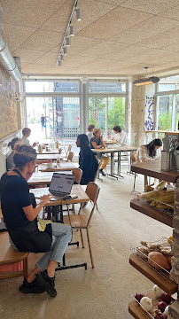 Atmosphère du Restaurant servant le petit-déjeuner Café Pimpin 20 à Paris - n°1