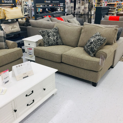 Discount Store «Big Lots», reviews and photos, 3669 E Grand River Ave, Howell, MI 48843, USA