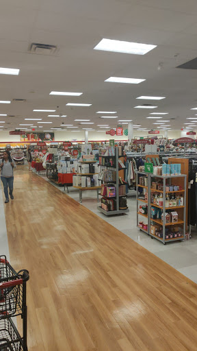 Department Store «T.J. Maxx», reviews and photos, 1650 Miami Gardens Dr, North Miami Beach, FL 33179, USA