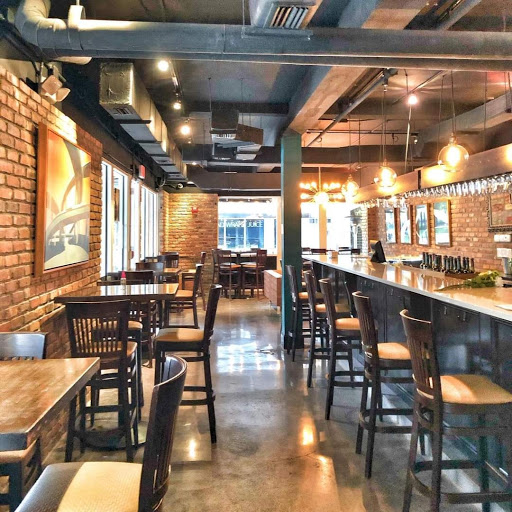 Wine Bar «Eola Wine Co», reviews and photos, 430 E Central Blvd, Orlando, FL 32801, USA