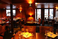 Atmosphère du Restaurant français Restaurant le Lodge à Val-d'Isère - n°12