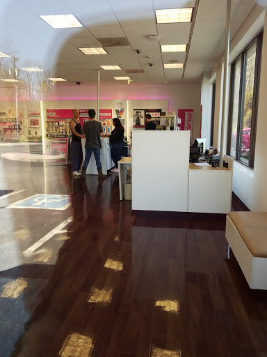 Cell Phone Store «T-Mobile», reviews and photos, 1785 N Eastman Rd, Kingsport, TN 37664, USA