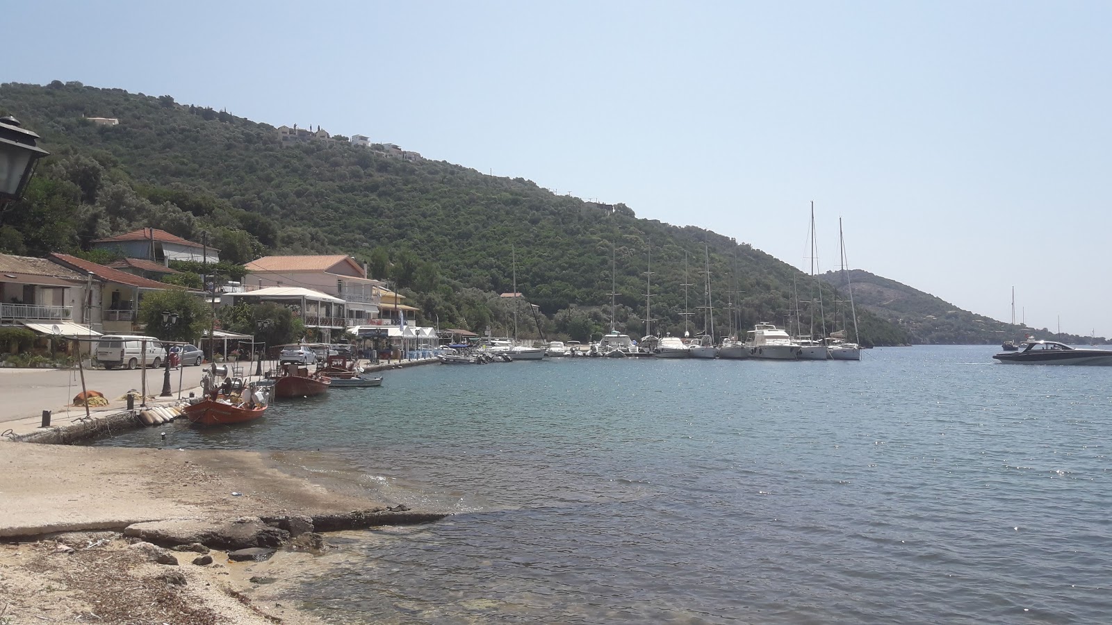 Zdjęcie Sivota beach - popularne miejsce wśród znawców relaksu