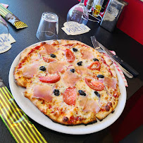 Plats et boissons du Pizzas à emporter Little Italy by Cauderan à Mérignac - n°4
