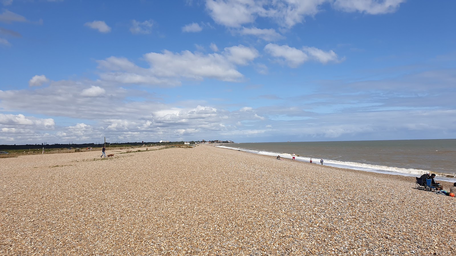 Foto von Aldeburgh Strand mit kleine, braune kiesel Oberfläche