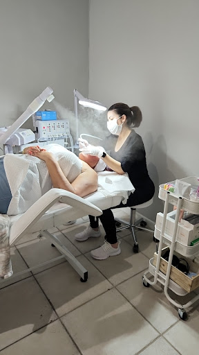 Spa «Miami Threading Spa», reviews and photos, 1325 SW 107th Ave, Miami, FL 33174, USA