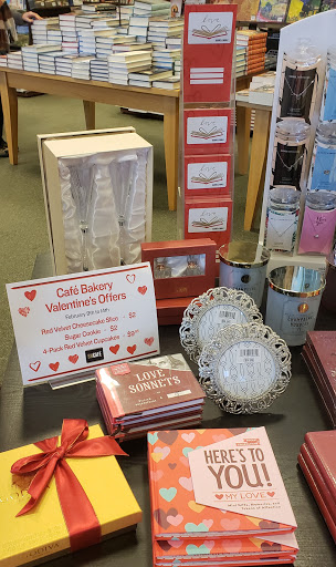 Book Store «Barnes & Noble», reviews and photos, 5380 US-14, Crystal Lake, IL 60014, USA
