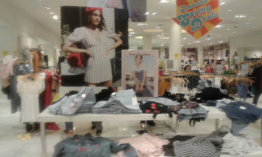 Clothing Store «F21 XXI», reviews and photos, 2800 N Main St #201, Santa Ana, CA 92705, USA