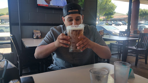 Pizza Restaurant «Round Table Pizza», reviews and photos, 408 Bailey Rd, Pittsburg, CA 94565, USA