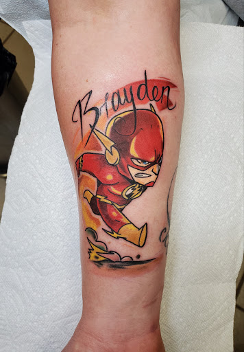 Explore quarter sized tattoo ideas, creative tattoo ideas in Stamford, available at KE Tattoo Studio