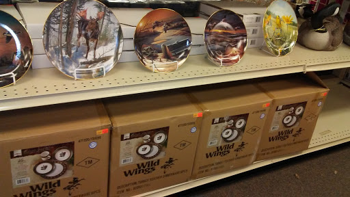 Shopping Mall «West Kentucky Factory Outlet», reviews and photos, 385 Outlet Ave, Eddyville, KY 42038, USA