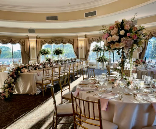 Florist «Pedestals Florist», reviews and photos, 125 Herricks Rd, Garden City Park, NY 11040, USA