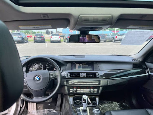 Used Car Dealer «United Auto Used Car Sales & Service of Louisville, Ky», reviews and photos, 5501 Fern Valley Rd, Louisville, KY 40228, USA